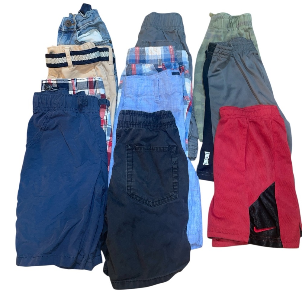 BOYS SHORTS SIZE 6